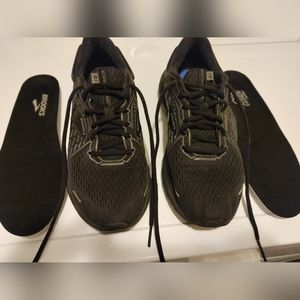 Mens Brooks running shoes